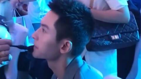 娱乐圈吃瓜两个女的,娱乐圈两大女神的神秘纠葛